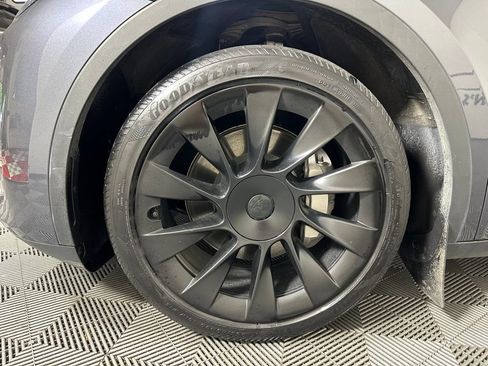 Used 2023 Tesla Model Y Long Range AWD/4WD image 14