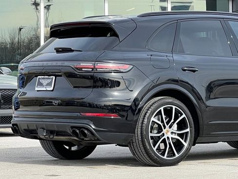 Used 2021 Porsche Cayenne Turbo image 13