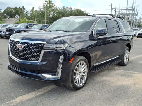 Used 2021 Cadillac Escalade ESV Premium Luxury w/ Performance Package AWD/4WD image 3
