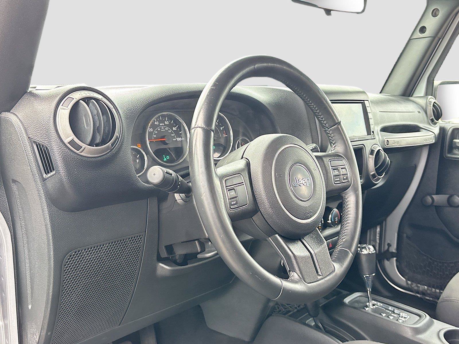 Used 2015 Jeep Wrangler Sport w/ Quick Order Package 24S AWD/4WD image 9