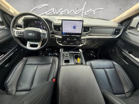 Certified 2024 Ford Expedition XLT RWD image 4