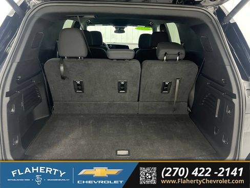 Used 2025 Chevrolet Traverse LT FWD image 19