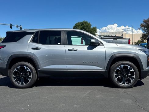 Used 2026 Chevrolet Equinox LT w/ Safety and Technology Package image 4