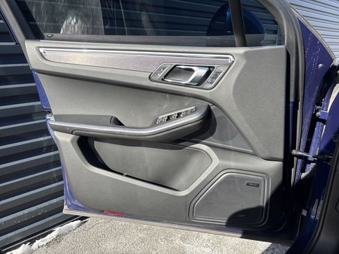 Certified 2023 Porsche Macan GTS image 14