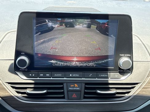 Used 2025 Nissan Altima 2.5 SV FWD image 22