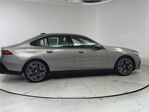 New 2026 BMW 530i xDrive w/ M Sport Package image 9