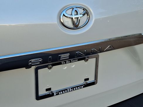 Used 2014 Toyota Sienna Limited image 33