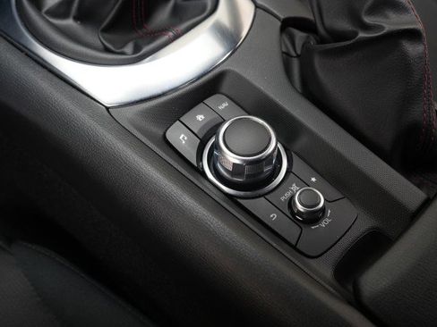 Used 2019 MAZDA MX-5 Miata Sport image 36