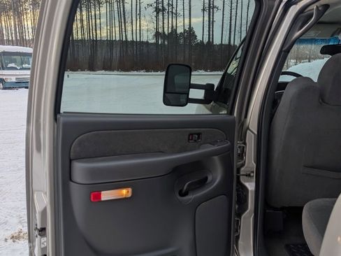 Used 2003 Chevrolet Silverado 2500 LS image 15
