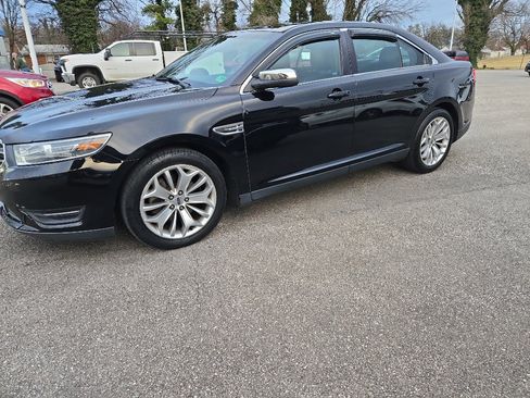 Used 2016 Ford Taurus Limited image 1