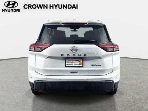 Used 2024 Nissan Rogue SV AWD/4WD image 7
