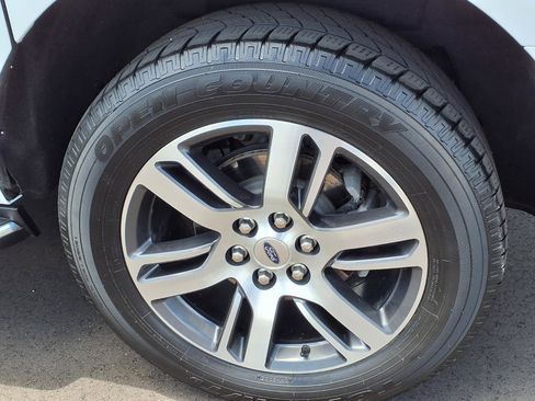Used 2023 Ford Expedition Max Limited AWD/4WD image 8