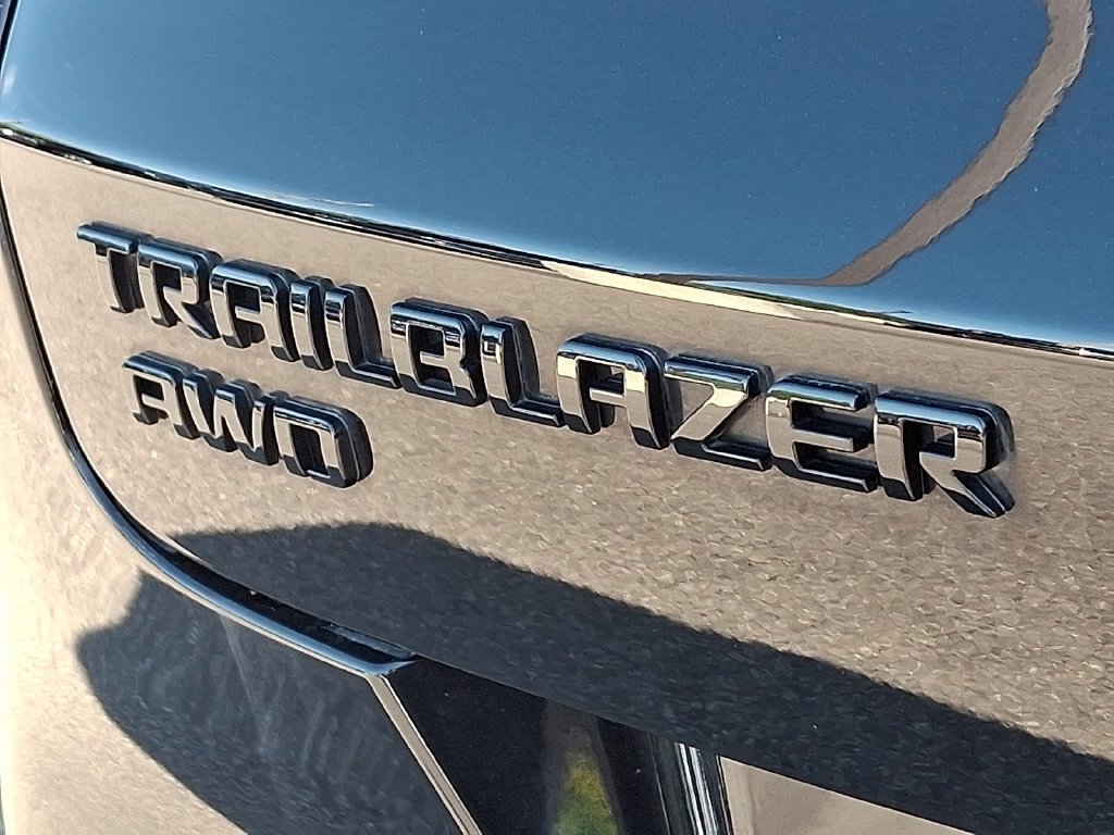 Used 2021 Chevrolet TrailBlazer RS w/ Convenience Package AWD/4WD image 29