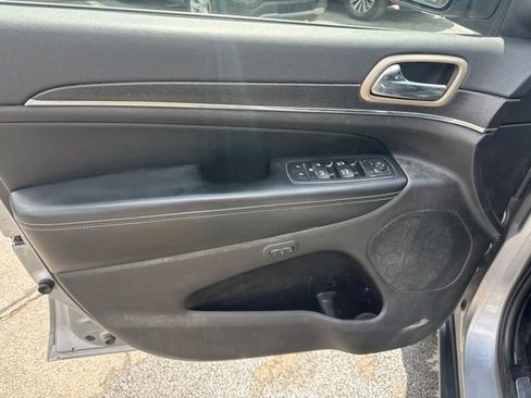 Used 2015 Jeep Grand Cherokee Limited AWD/4WD image 16