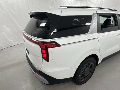 New 2026 Kia Carnival EX FWD image 3