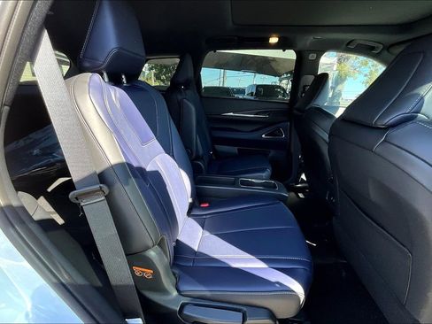 New 2026 INFINITI QX60 Sport image 18