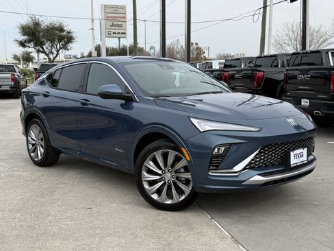 Used 2026 Buick Envista Avenir image 2