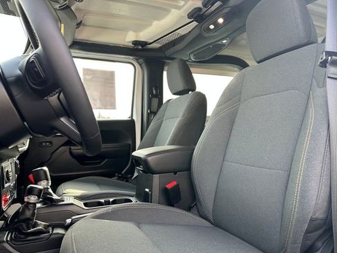 Used 2025 Jeep Wrangler Sport image 10