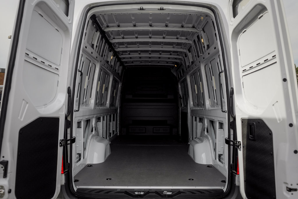 New 2025 Mercedes-Benz eSprinter 170 Cargo image 12