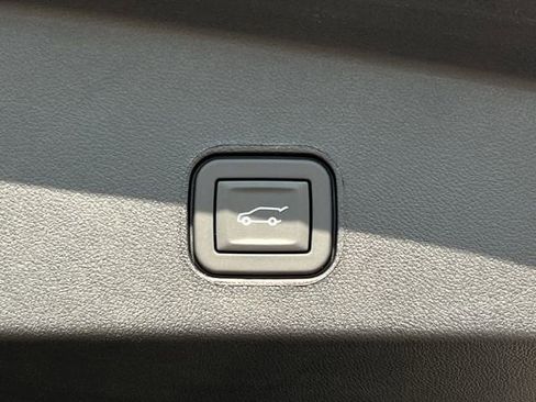 New 2026 Cadillac Lyriq V image 25