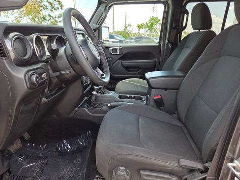 Used 2023 Jeep Wrangler Unlimited Sport AWD/4WD image 28