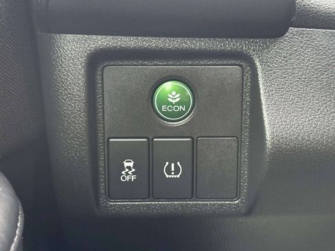 Used 2019 Honda HR-V LX image 27
