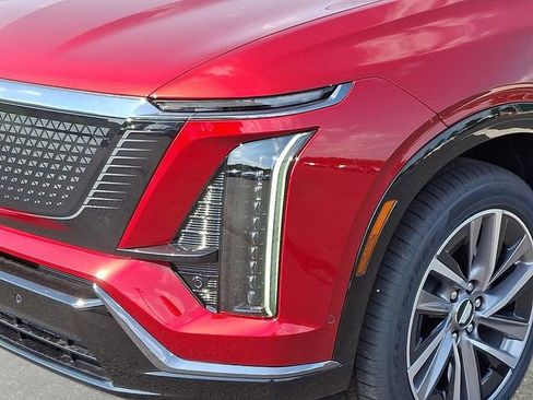 New 2026 Cadillac Vistiq Sport w/ LPO, Floor Liner Package image 9