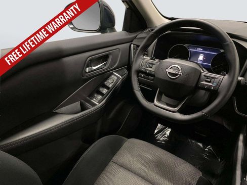 Used 2025 Nissan Rogue SV FWD image 20