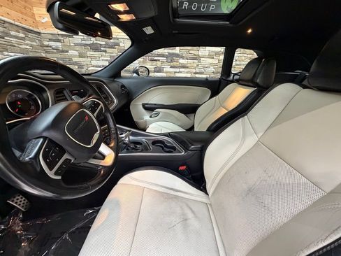 Used 2018 Dodge Challenger GT w/ Driver Convenience Group image 11