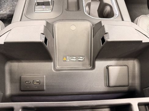 Used 2024 GMC Sierra 2500 Denali w/ Denali Reserve Package image 42