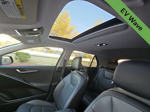 Used 2024 Kia Niro Wave FWD image 28