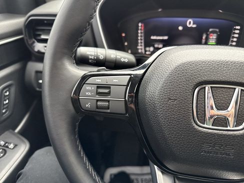 Used 2025 Honda Pilot Elite image 27