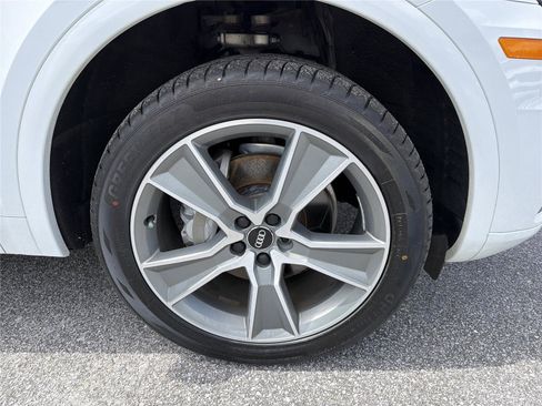 Used 2019 Audi Q5 2.0T Premium Plus w/ Premium Plus Package AWD/4WD image 11