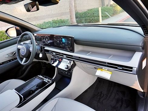 New 2026 Hyundai Tucson Limited image 12