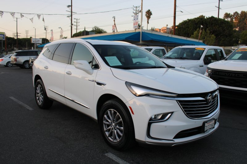 Used 2022 Buick Enclave Essence FWD image 1