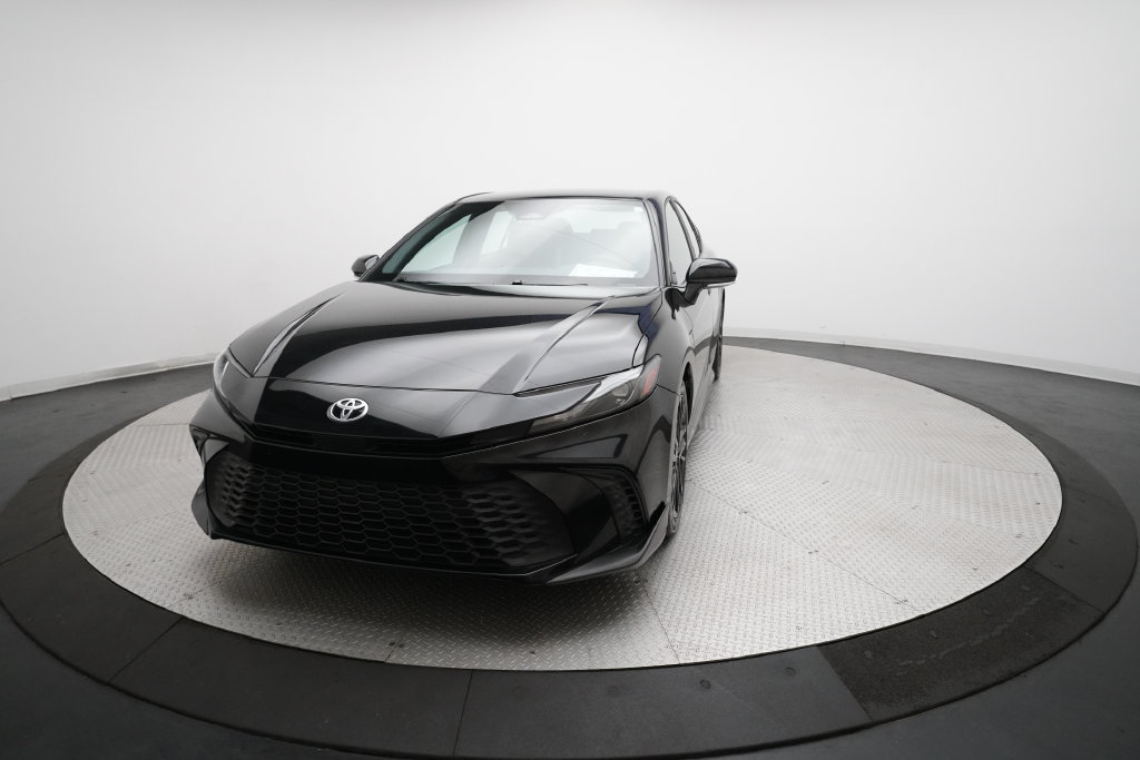 Used 2025 Toyota Camry SE FWD image 12