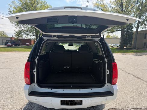 Used 2013 GMC Yukon XL SLT AWD/4WD image 18