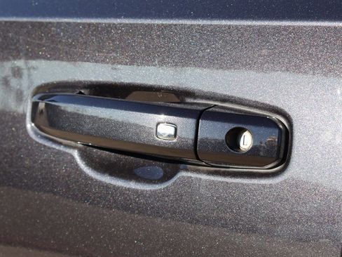 Used 2023 Chevrolet Tahoe Z71 image 21