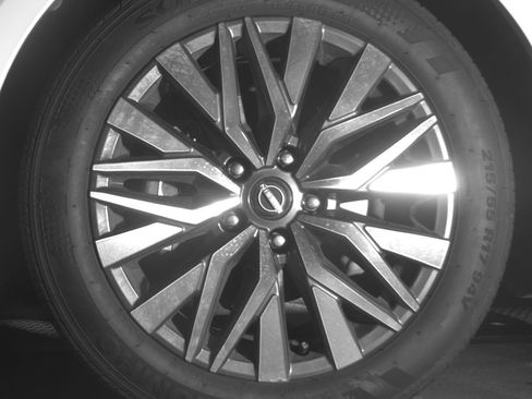 Used 2025 Nissan Altima 2.5 SV FWD image 12