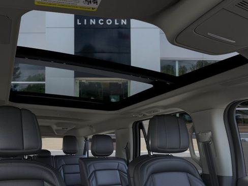New 2026 Lincoln Navigator L Reserve AWD/4WD image 22