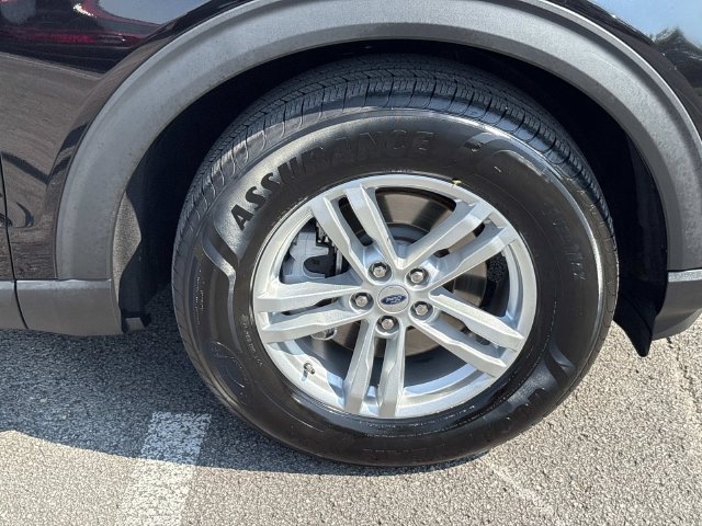 Certified 2023 Ford Explorer XLT RWD image 9