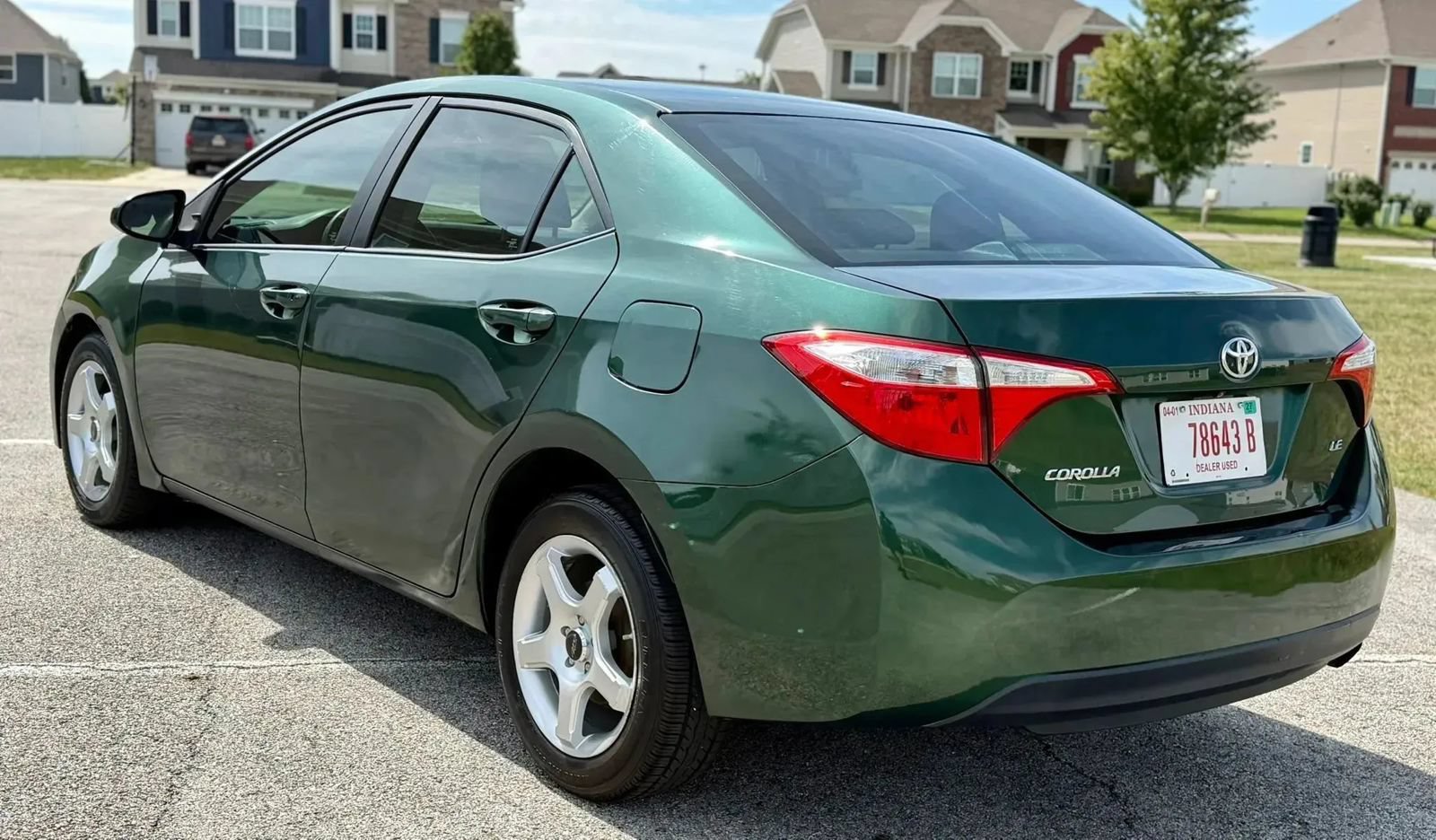Used 2016 Toyota Corolla LE FWD image 5