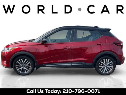 Used 2021 Nissan Kicks SR w/ SR Premium Package FWD image 6