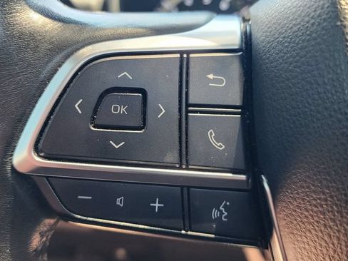 Used 2020 Toyota Highlander XLE FWD image 24