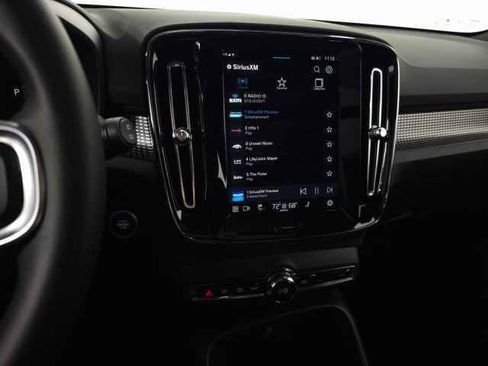 Certified 2025 Volvo XC40 B5 Plus image 25