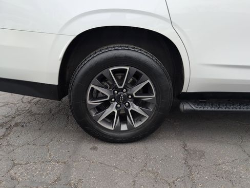 Used 2022 Chevrolet Tahoe Z71 w/ Luxury Package image 13