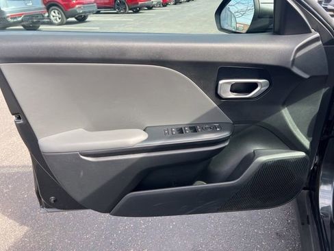 Certified 2025 Kia K4 LXS image 25