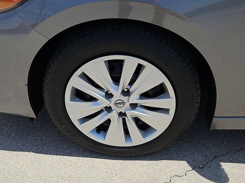Used 2024 Nissan Sentra S FWD image 13