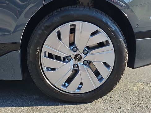 New 2025 Audi A6 e-tron Premium image 33