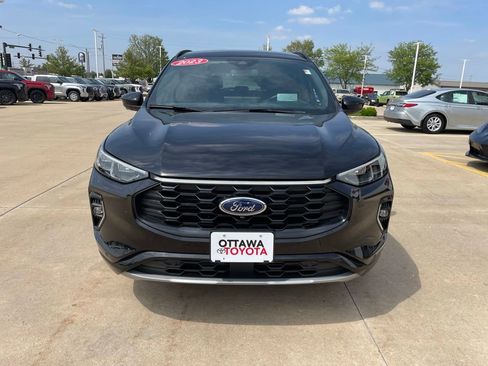 Used 2023 Ford Escape ST-Line Elite w/ Premium Technology Package AWD/4WD image 3
